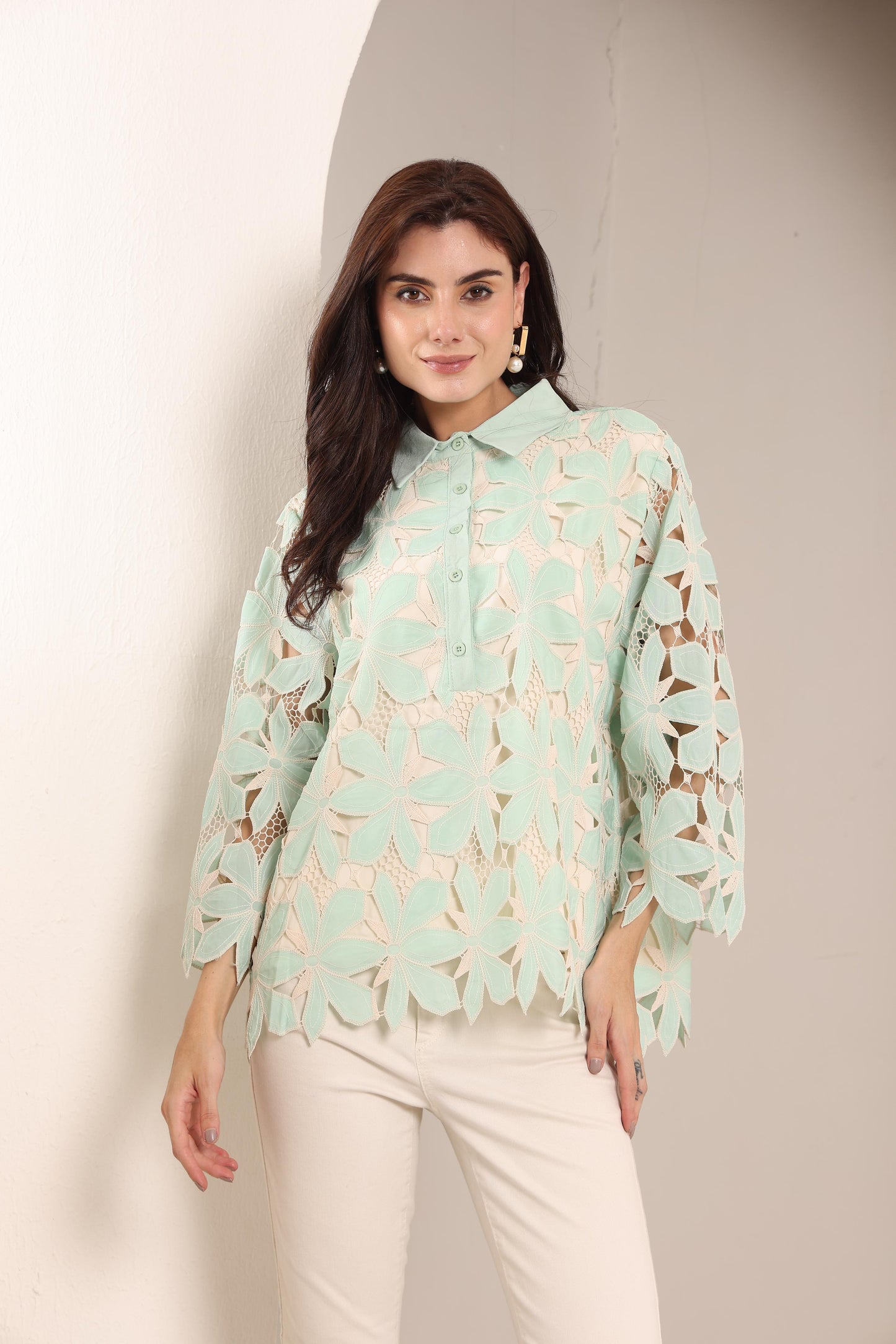 KYLIE CUTWORK BLOUSE